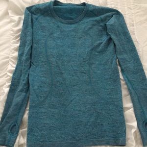 Like new Swiftly tech long sleeve.